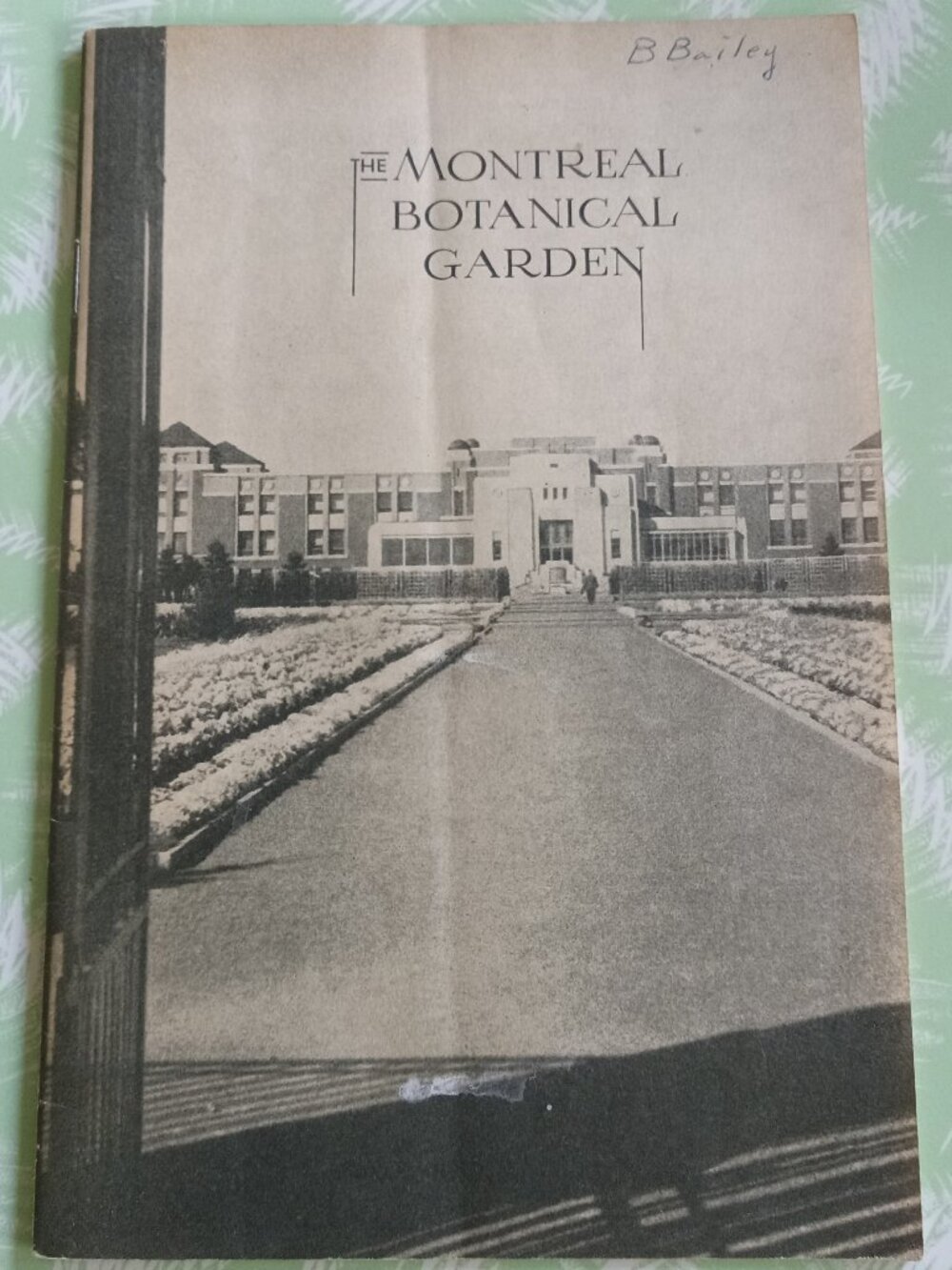 Vintage book folder Montréal botanical garden 1942